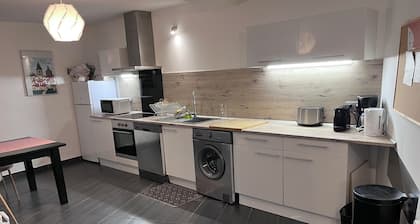 Warm, renovated house with whirlpool bath