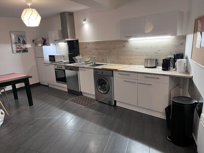 Warm, renovated house with whirlpool bath