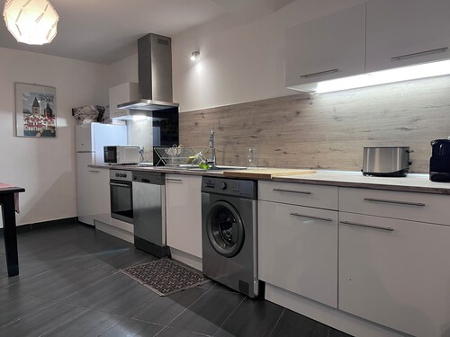 Warm, renovated house with whirlpool bath