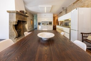 Dining - Villa Roncaglia by MMega (Fratte Rosa)