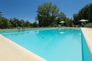Outdoor pool - Villa Roncaglia by MMega (Fratte Rosa)