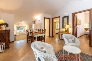 Dining - Villa Roncaglia by MMega (Fratte Rosa)