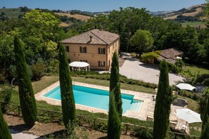 Outdoor pool - Villa Roncaglia by MMega (Fratte Rosa)