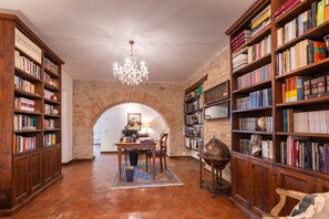 Interior - Villa Roncaglia by MMega (Fratte Rosa)