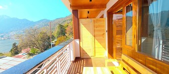 Hotel Sangita Lake View Nainital