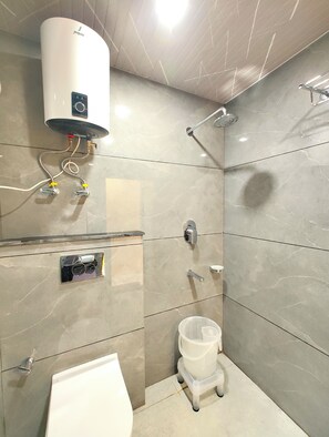 Ducha, cabezal de ducha tipo lluvia, artículos de tocador gratuitos