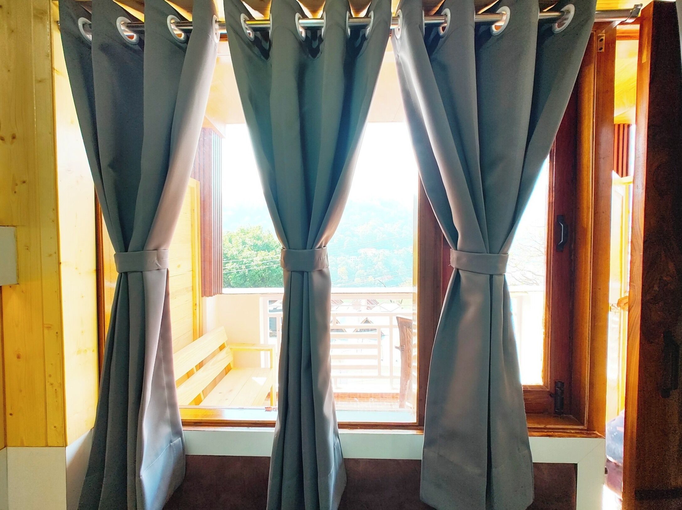 Deluxe Cottage, Lake View | In-room safe, desk, soundproofing, free WiFi