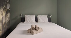 1 bedroom, iron/ironing board, WiFi, bed sheets - Botanical Garden-Apartment -Ground floor (Lens)