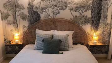 2 habitaciones, tabla de planchar con plancha y cuna de viaje