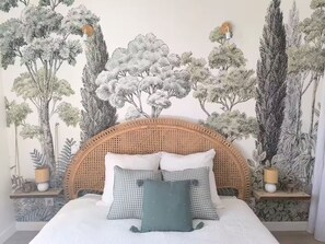 2 bedrooms, iron/ironing board, travel cot, free WiFi