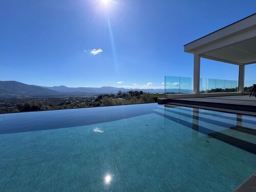 Panoramic villa with pool