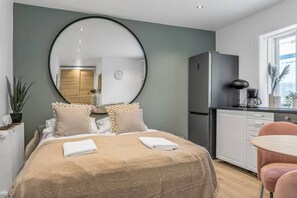 Desk, iron/ironing board, free WiFi, bed sheets