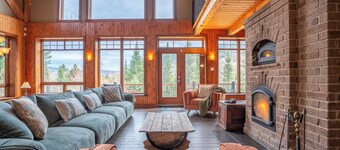 Stoneham's St-Évasion / 25 min from Quebec - SPA for 9 - Billiards - Waterfront