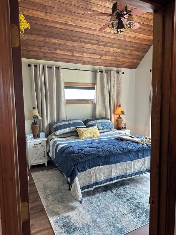 1 dormitorio, tabla de planchar con plancha, wifi gratis y ropa de cama