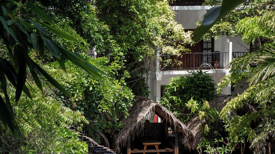 Sundaras Sigiria Jungles Cave Resort