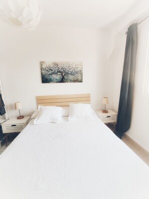 1 bedroom, desk, iron/ironing board, free WiFi
