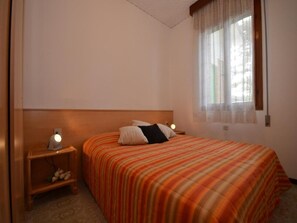 2 bedrooms, Internet, bed sheets