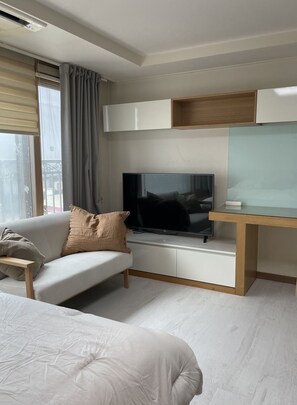 Smart TV - Cozy Minimalist-Close to Hotspots-7 min to subway (Seoul)