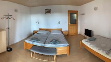 3 bedrooms, WiFi, bed sheets