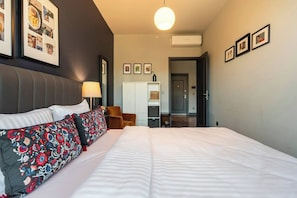 1 habitación, tabla de planchar con plancha, wifi y ropa de cama 