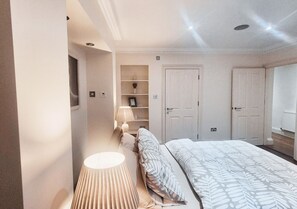 2 chambres, bureau, fer et planche à repasser, Wi-Fi gratuit