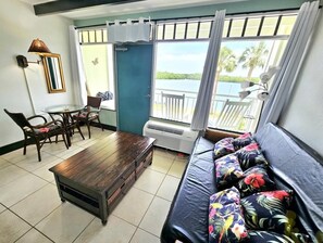 Smart TV - Little Harbor Resort #207 Tampa Bay FL Beach, Dolphin view (Ruskin)