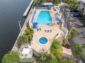 Beheizter Pool
