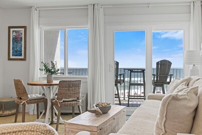 New Listing! New Owners! Gulf-Front Gem Is A Perfect Vacay Hideaway!!