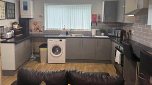 Private kitchen - 4 Bed Apartment in Warwick (Warwick)