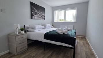 Apartment | 4 bedrooms, free WiFi, bed sheets