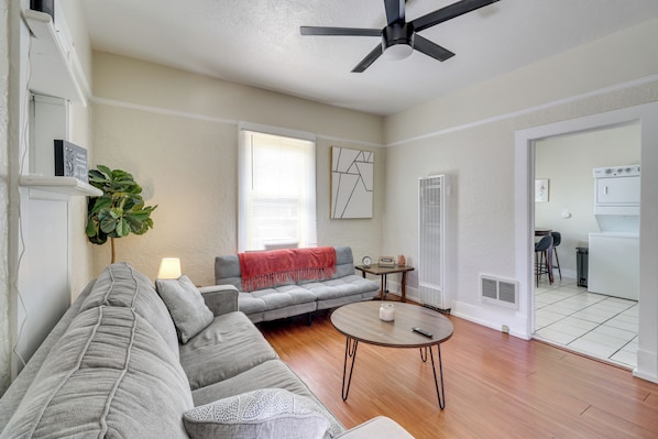 Apartment (2 Bedrooms) | Front of property