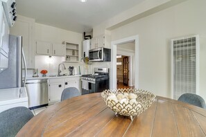 Apartment (2 Bedrooms) | Interior - 2 Mi to Old Town Abq: East Downtown Triplex Unit (Albuquerque)