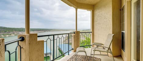 Apartment (2 Bedrooms) | Front of property