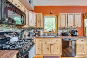 House (3 Bedrooms) | Interior - Ski, Hike & Fish: Chalet w/ Hot Tub in Conway (North Conway)