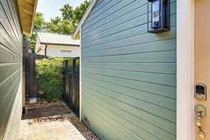 Interior - Walk to Park & Aquatic Center: Airy Redding Home! (Redding)