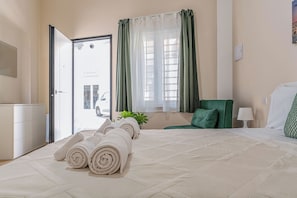 1 habitación, tabla de planchar con plancha, wifi gratis y ropa de cama