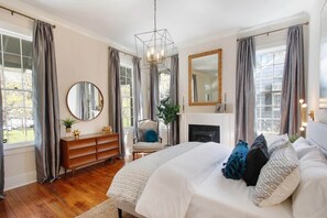 Unclassified image, 2 of 31, button