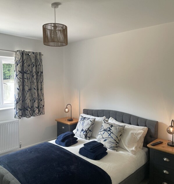 3 quartos, ferros/tábuas de passar roupa, Wi-Fi, roupa de cama