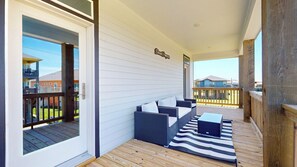 Property grounds - Blessed Pompano: 3  BR, 3  BA House in Crystal Beach, Sleeps 10 (Bolivar Peninsula)