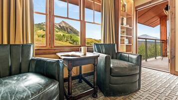 TV, fireplace, offices