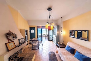 Fernseher, Kamin, Arbeitsbereiche