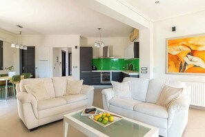 Unclassified image, 2 of 38, button