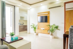 Studio, City View | Living area - Housr 1RK & 1BHK Apartment Sector 28 (Gurugram)