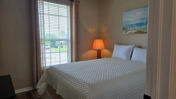4 habitaciones, tabla de planchar con plancha y wifi gratis 