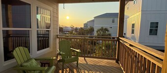 Cape Limes- a pet friendly home just 5 min walk from the beach