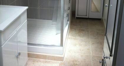 Village house sleeps 6 near ST CROIX DU VERDON