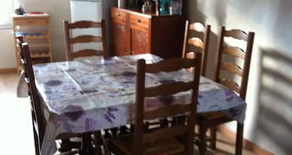 Village house sleeps 6 near ST CROIX DU VERDON
