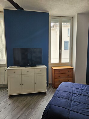 1 bedroom, iron/ironing board, free WiFi