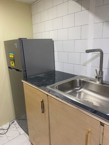 Charming 1-BR BSMT Apt. with WiFi, Separate Entrance in Resd. Area Long Island