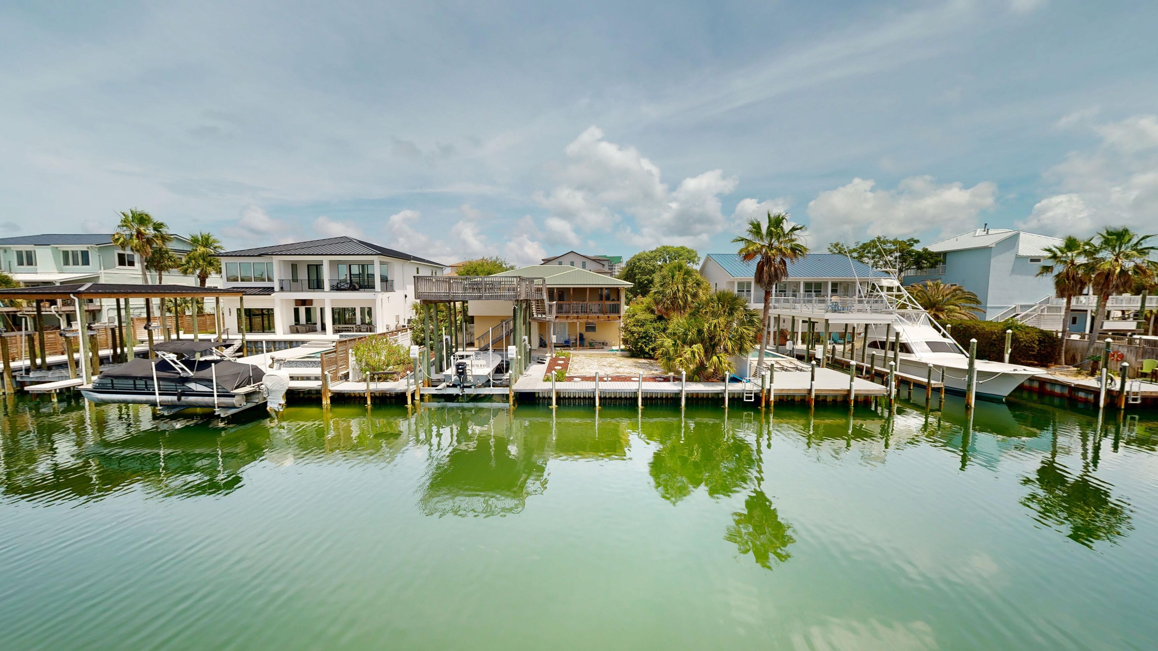 House, 4 Bedrooms | Marina